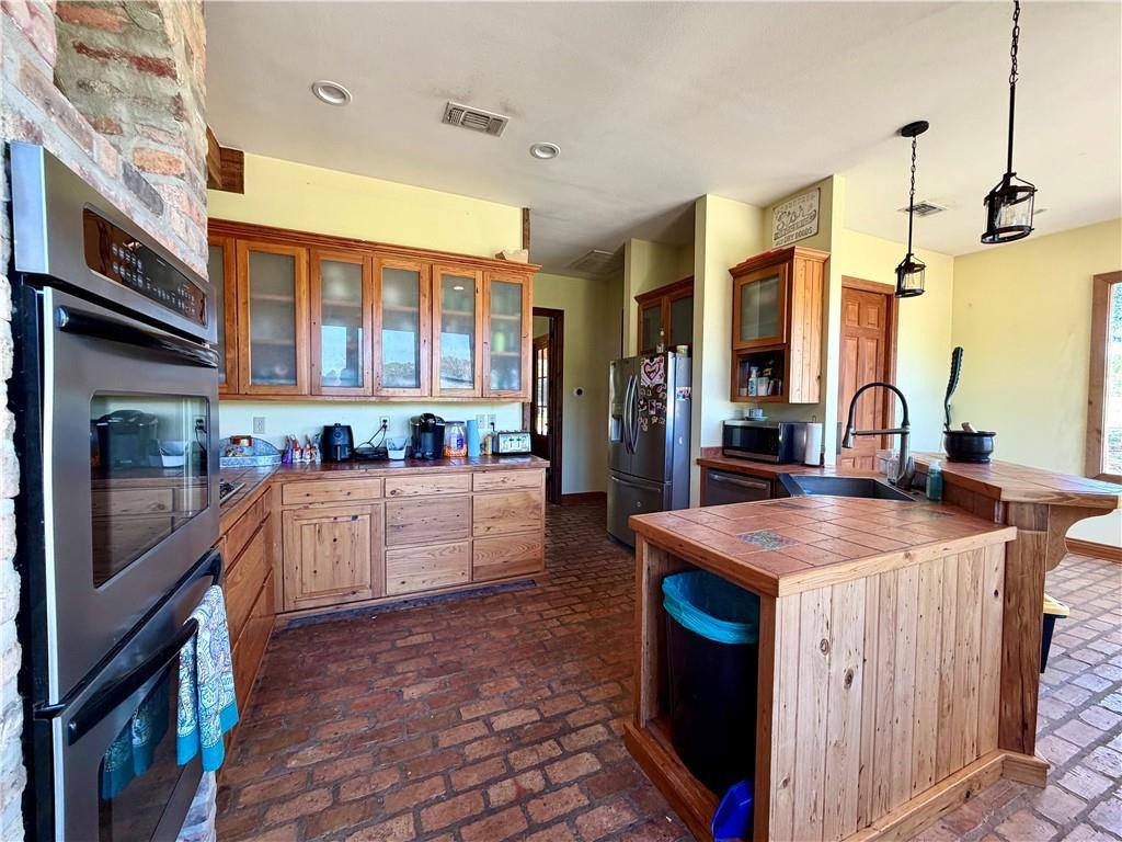 67556 South River Road, Kentwood, LA 70444