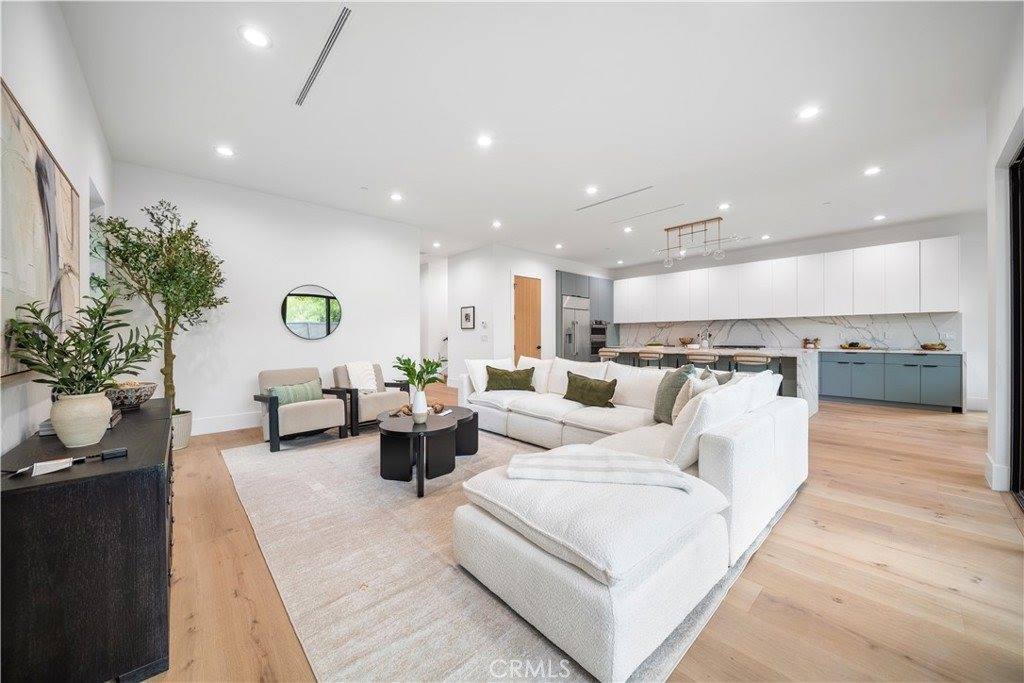 5623 Oso, Woodland Hills, CA 91367