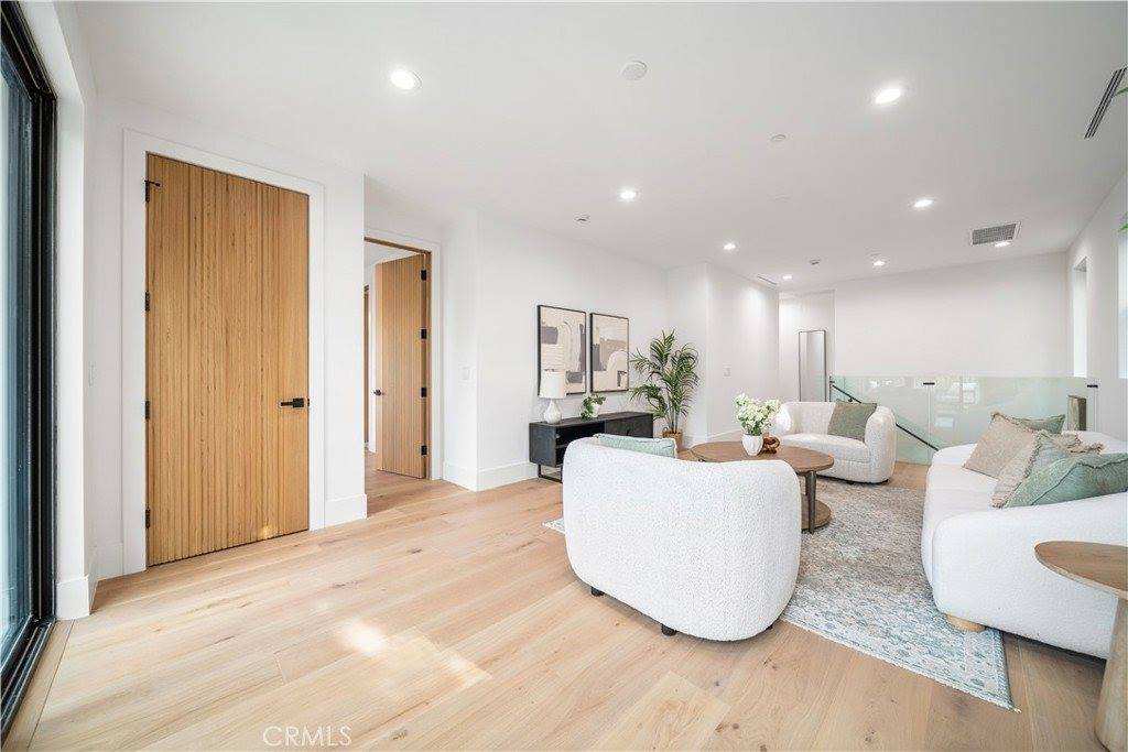 5623 Oso, Woodland Hills, CA 91367