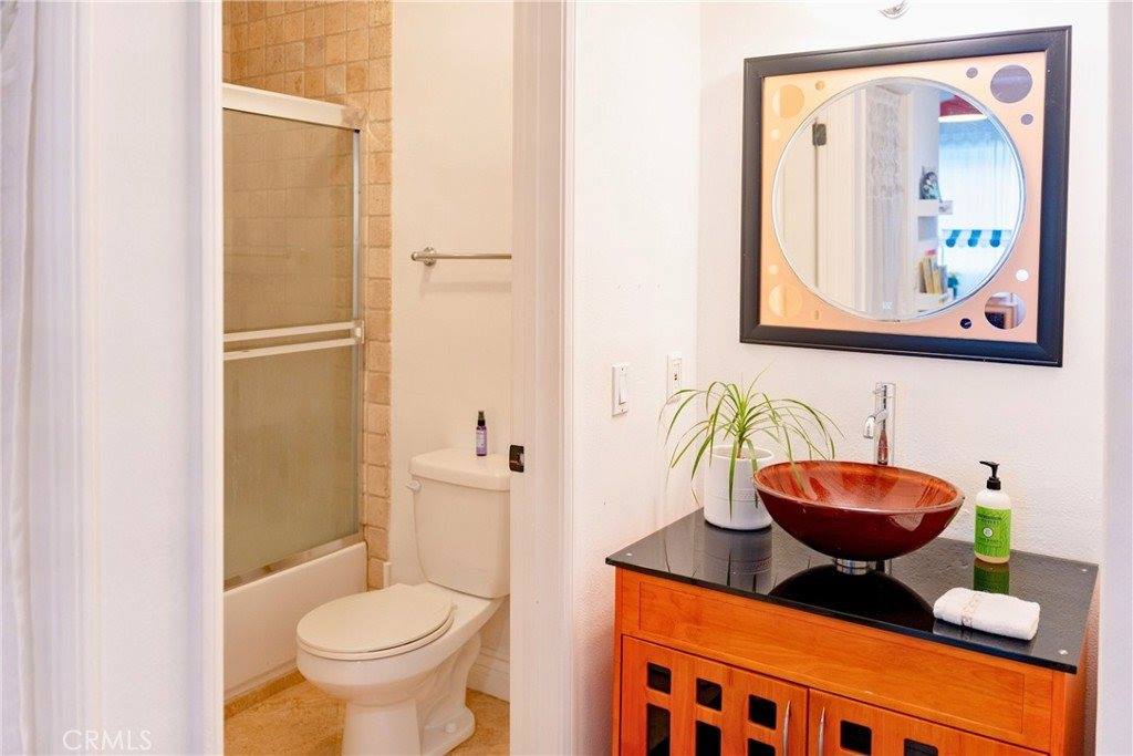 4128 Whitsett, Studio City, CA 91604