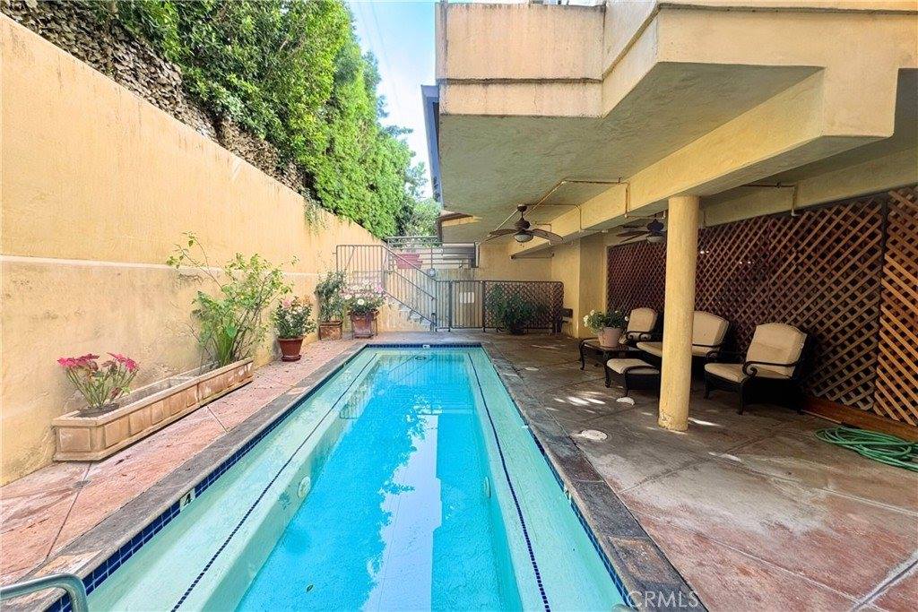 4128 Whitsett, Studio City, CA 91604
