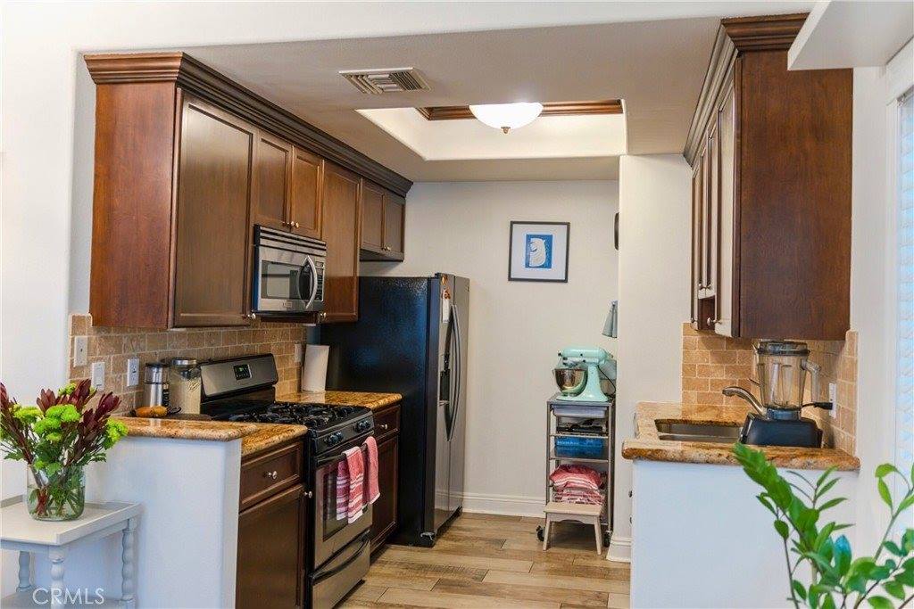 4128 Whitsett, Studio City, CA 91604