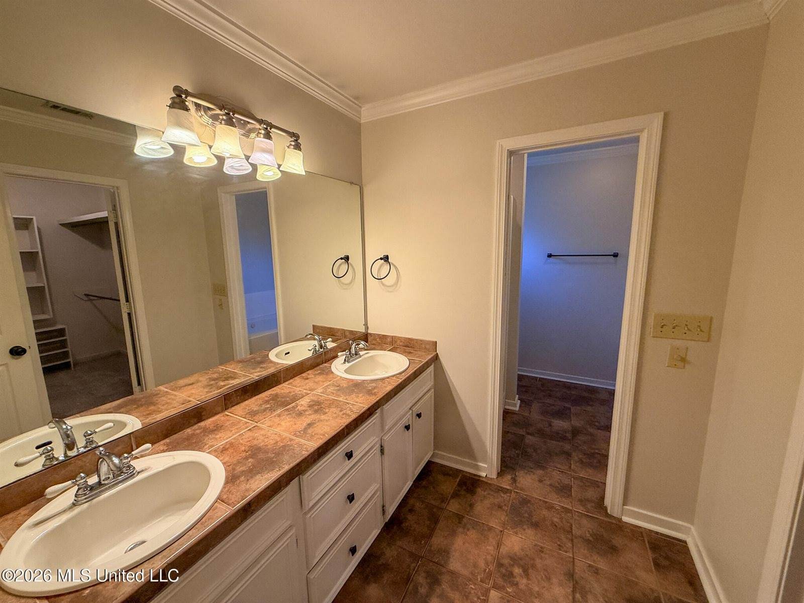 120 Oak Grove Drive, Brandon, MS 39047