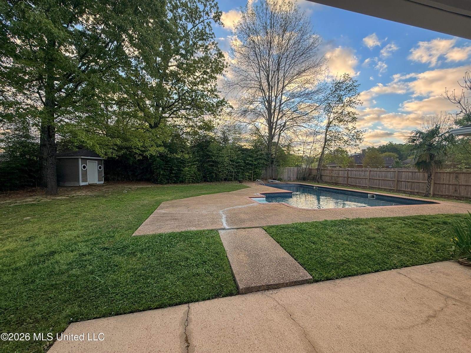 120 Oak Grove Drive, Brandon, MS 39047