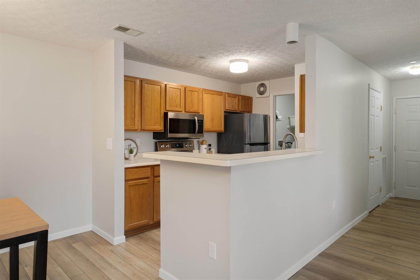 6729 Meadow Creek Drive, Columbus, OH 43235