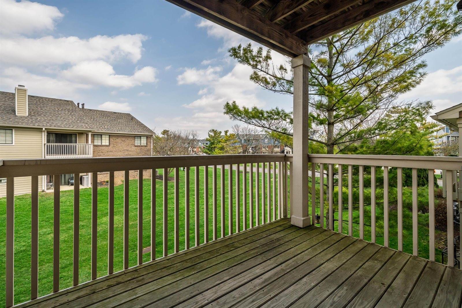 6729 Meadow Creek Drive, Columbus, OH 43235