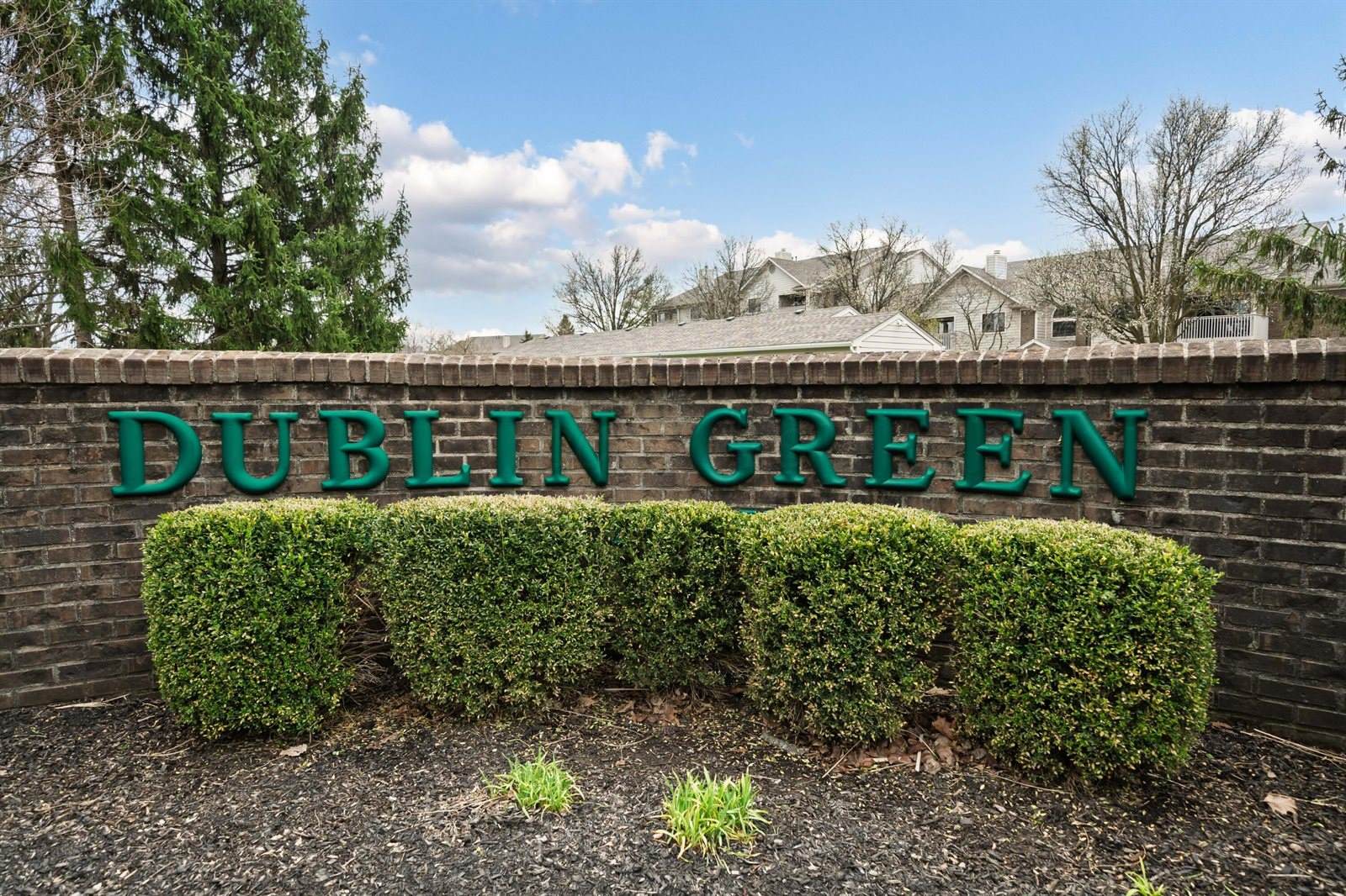 6729 Meadow Creek Drive, Columbus, OH 43235