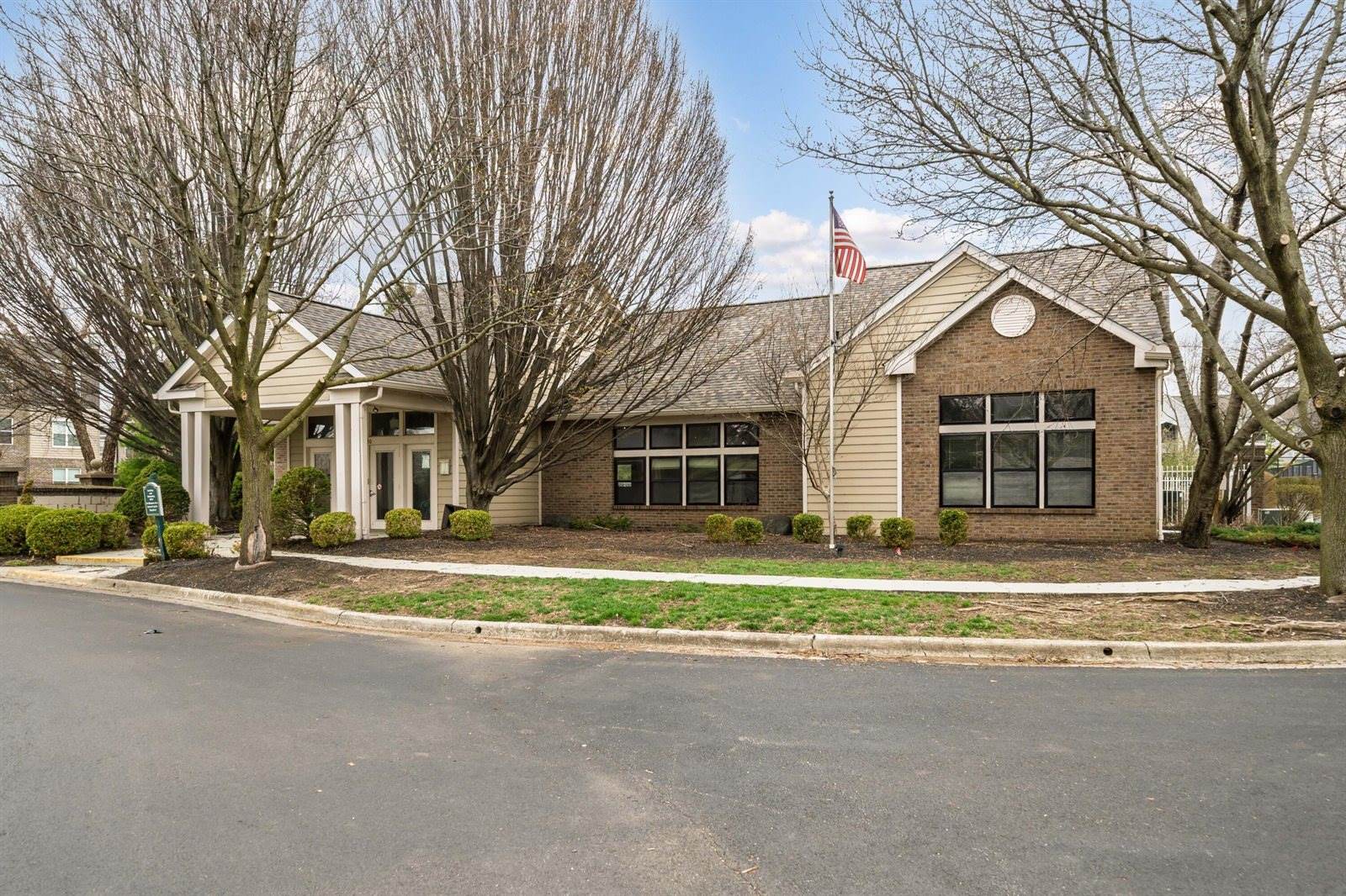 6729 Meadow Creek Drive, Columbus, OH 43235