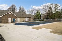 6729 Meadow Creek Drive, Columbus, OH 43235
