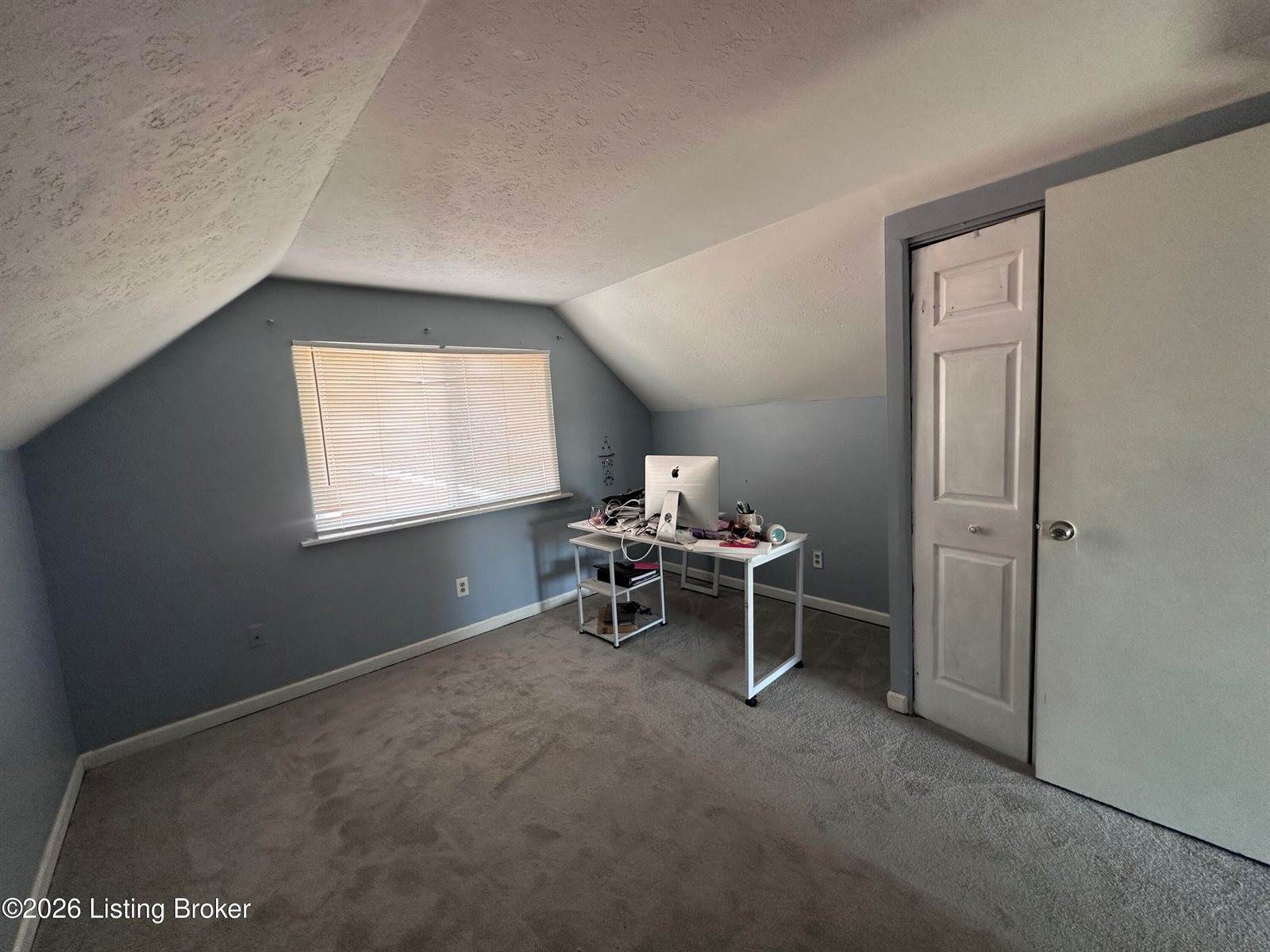 2520 Lamborne Blvd, Louisville, KY 40272