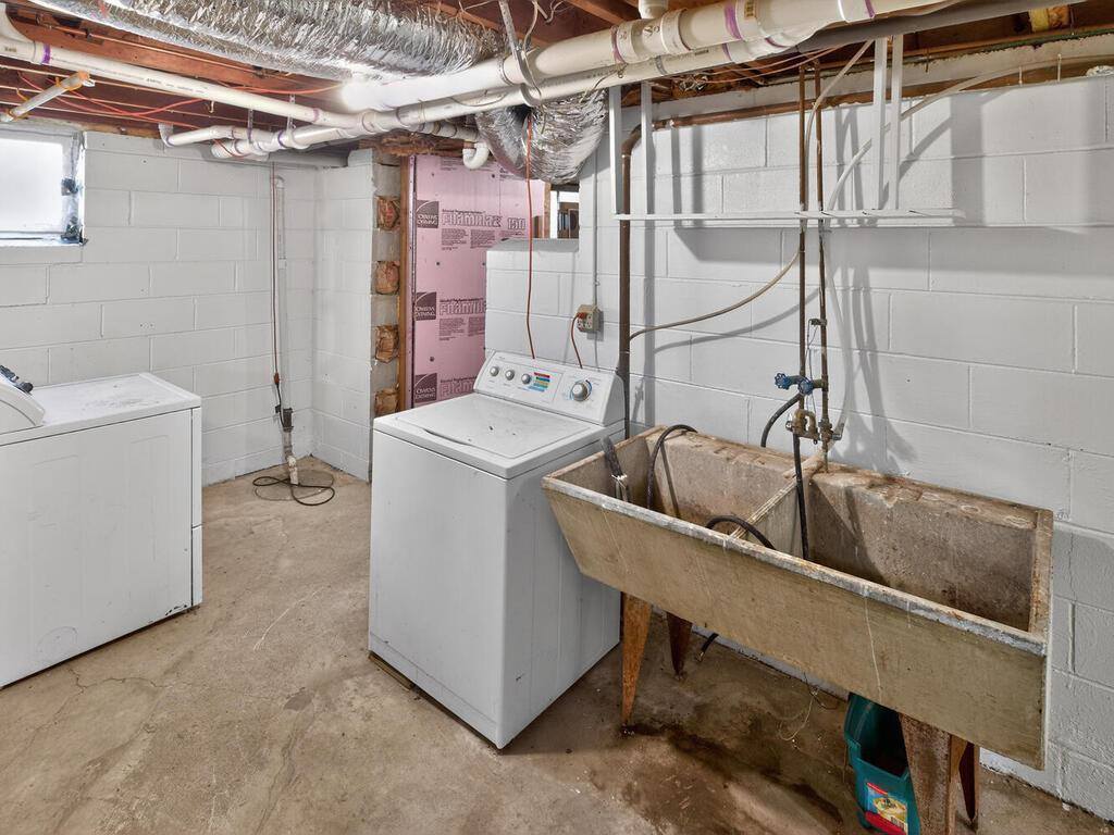 8701 Green Haven Drive, Brooklyn Park, MN 55445