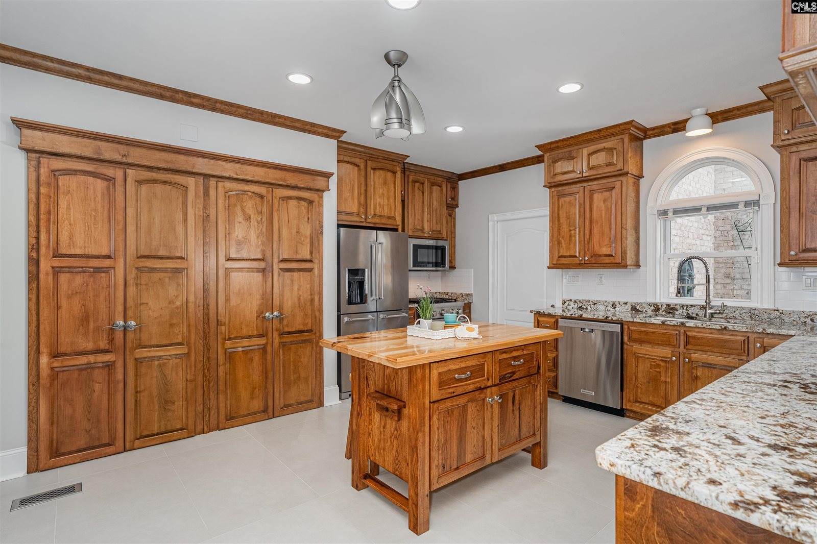 416 W Point, Gilbert, SC 29054