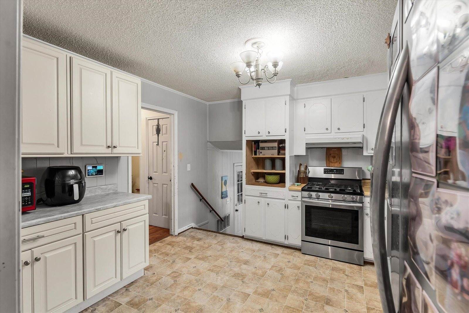 20 Lombardi Lane, Hanahan, SC 29410