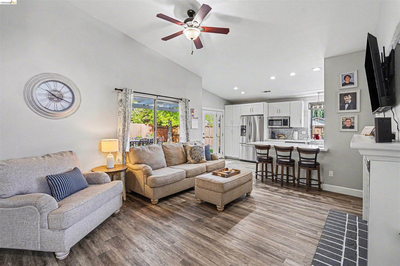 80 Mandeville Ct, Oakley, CA 94561