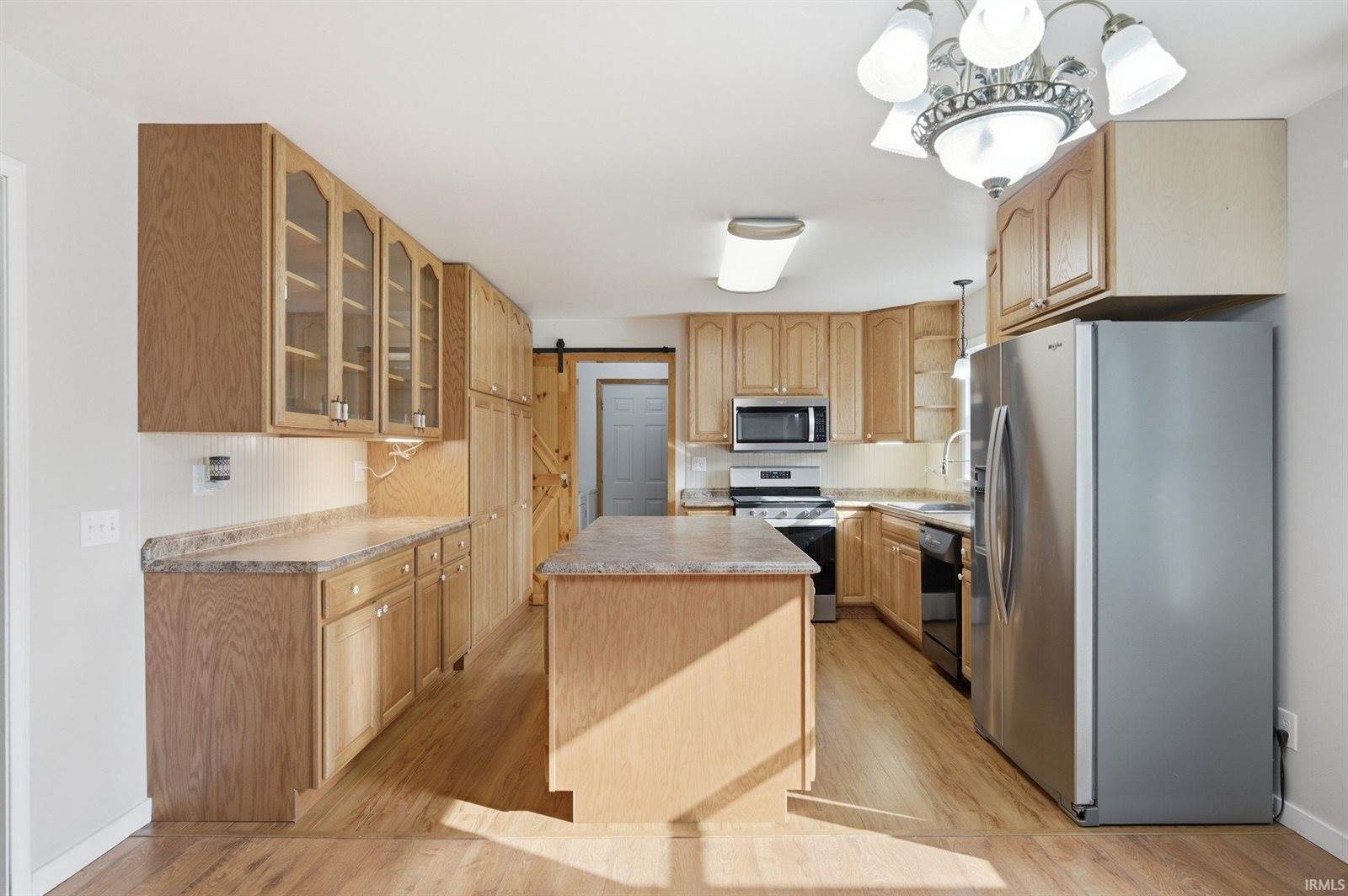 675 N Gillcrest Drive, Albany, IN 47320
