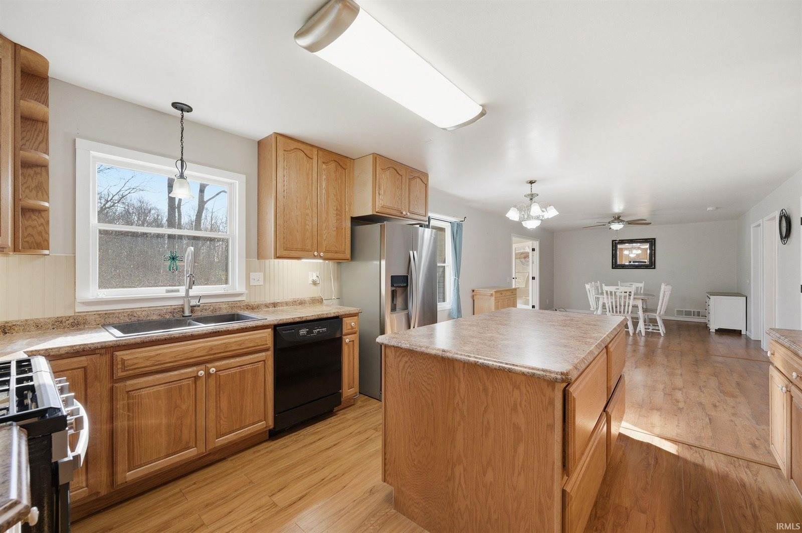675 N Gillcrest Drive, Albany, IN 47320