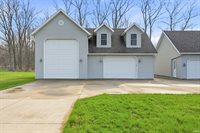 675 N Gillcrest Drive, Albany, IN 47320