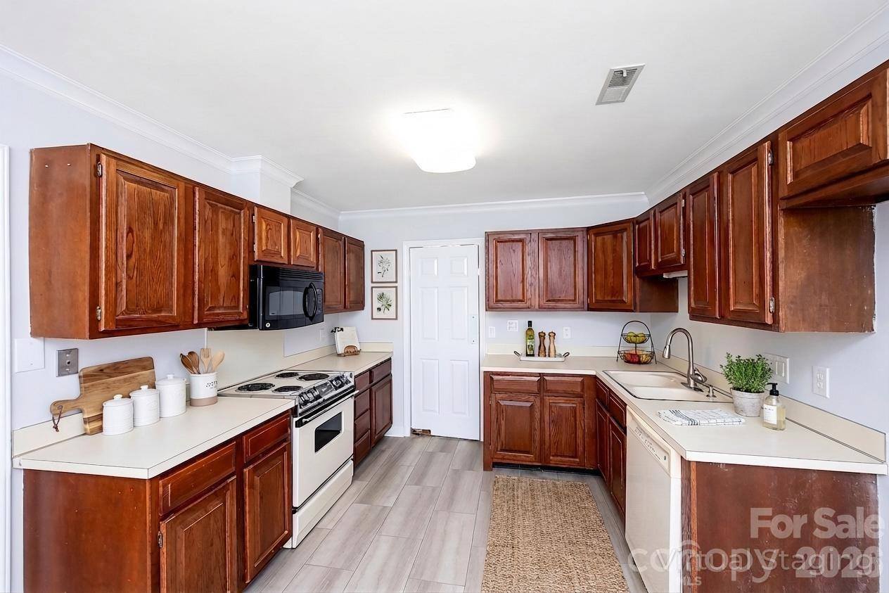 4248 Woodglen Lane, Charlotte, NC 28226