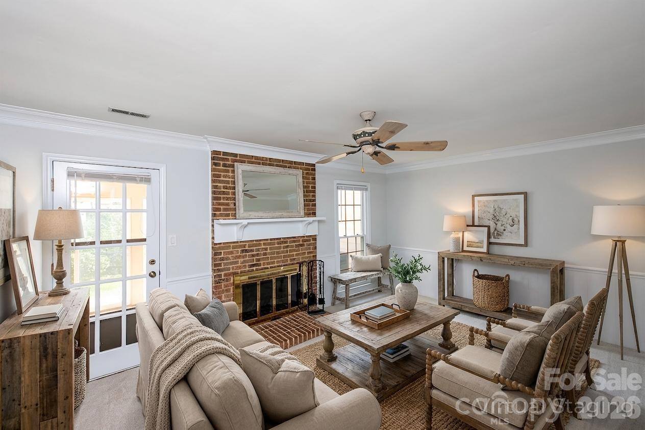 4248 Woodglen Lane, Charlotte, NC 28226