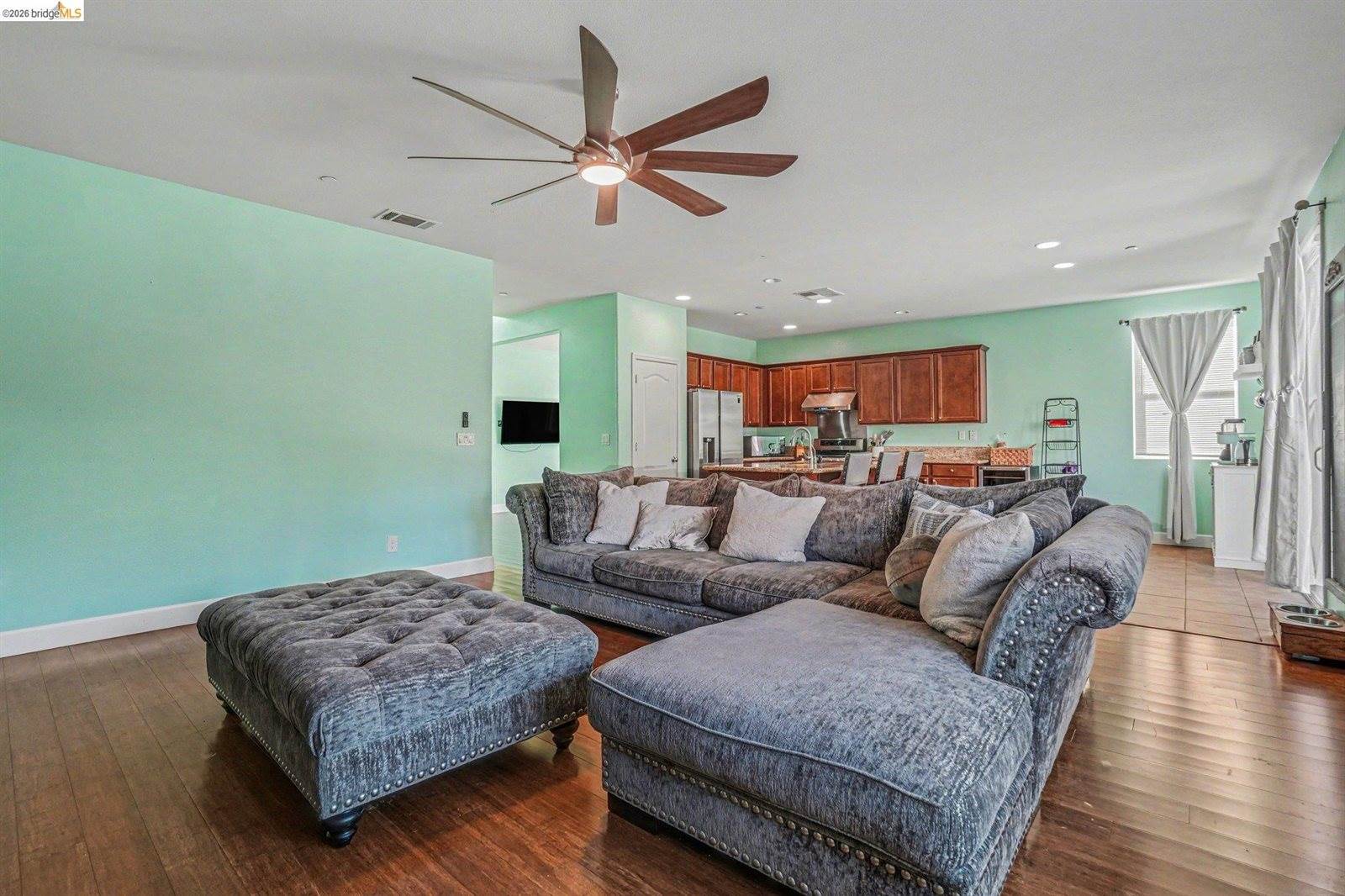 618 Poplar Ct, Oakley, CA 94561