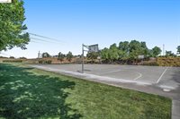 618 Poplar Ct, Oakley, CA 94561