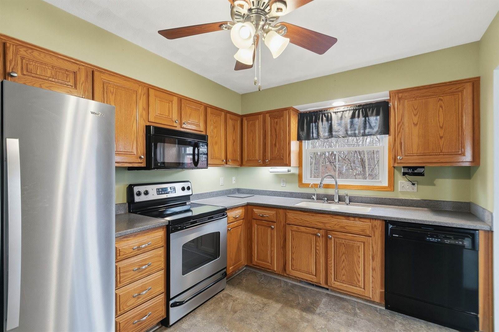 1427 18th Avenue, Silvis, IL 61282