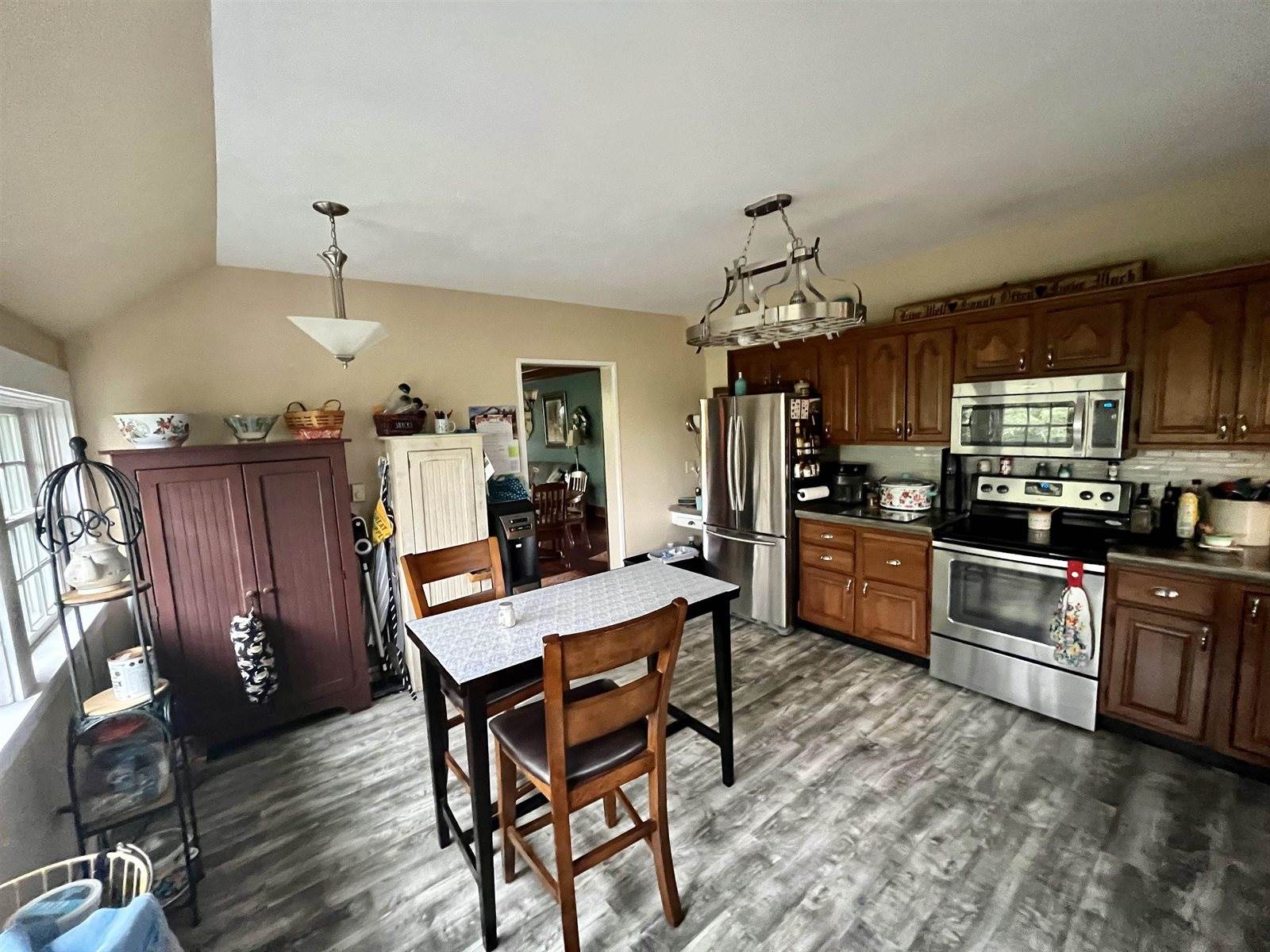 629 3rd St SE, Minot, ND 58701