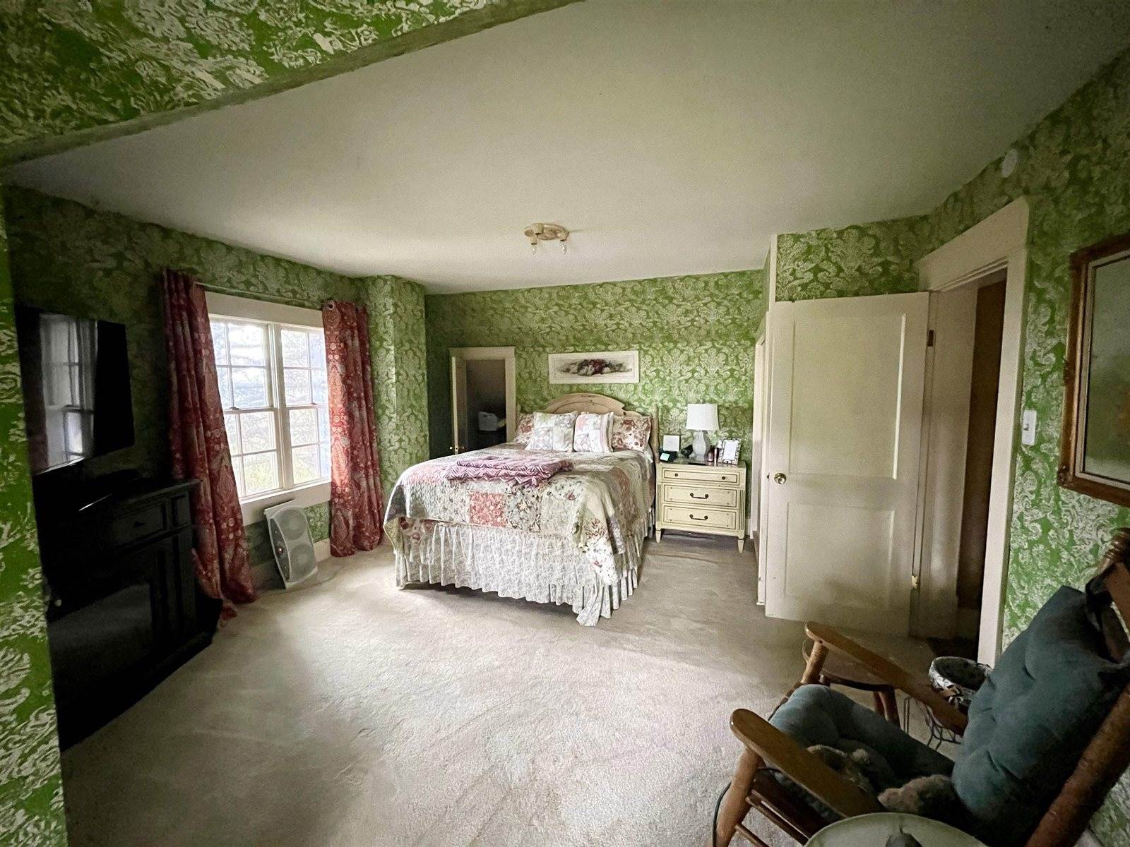 629 3rd St SE, Minot, ND 58701