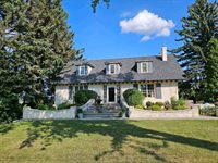 629 3rd St SE, Minot, ND 58701