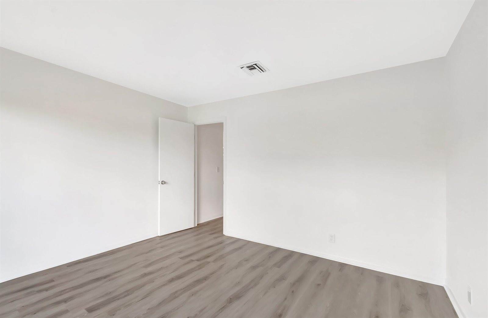 5334 Fountains Drive South, Greenacres, FL 33467