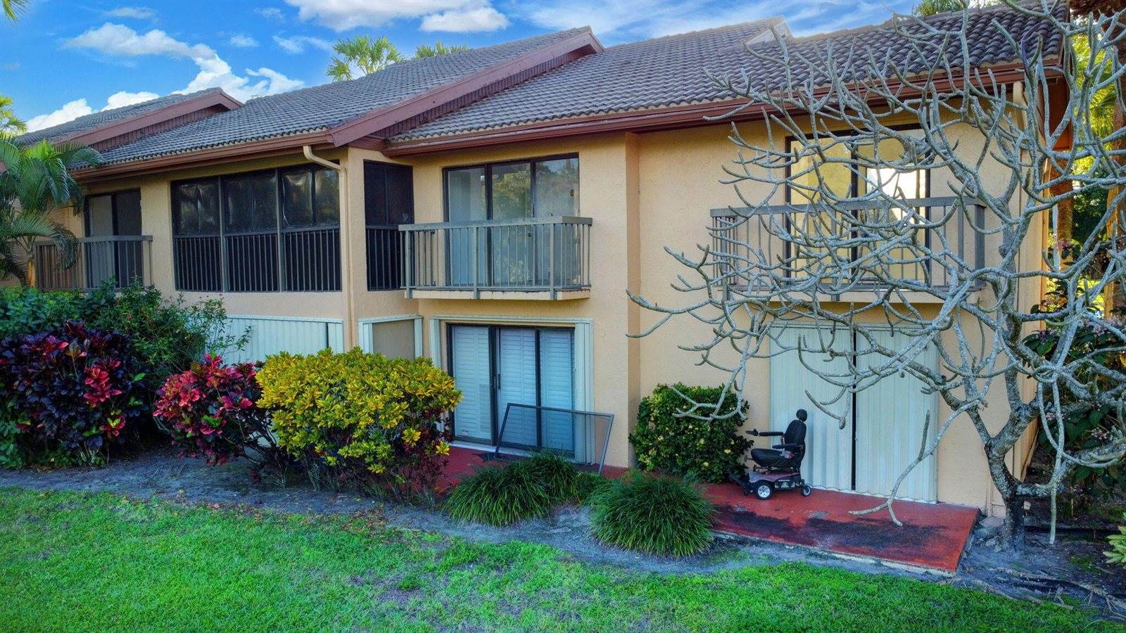 5334 Fountains Drive South, Greenacres, FL 33467