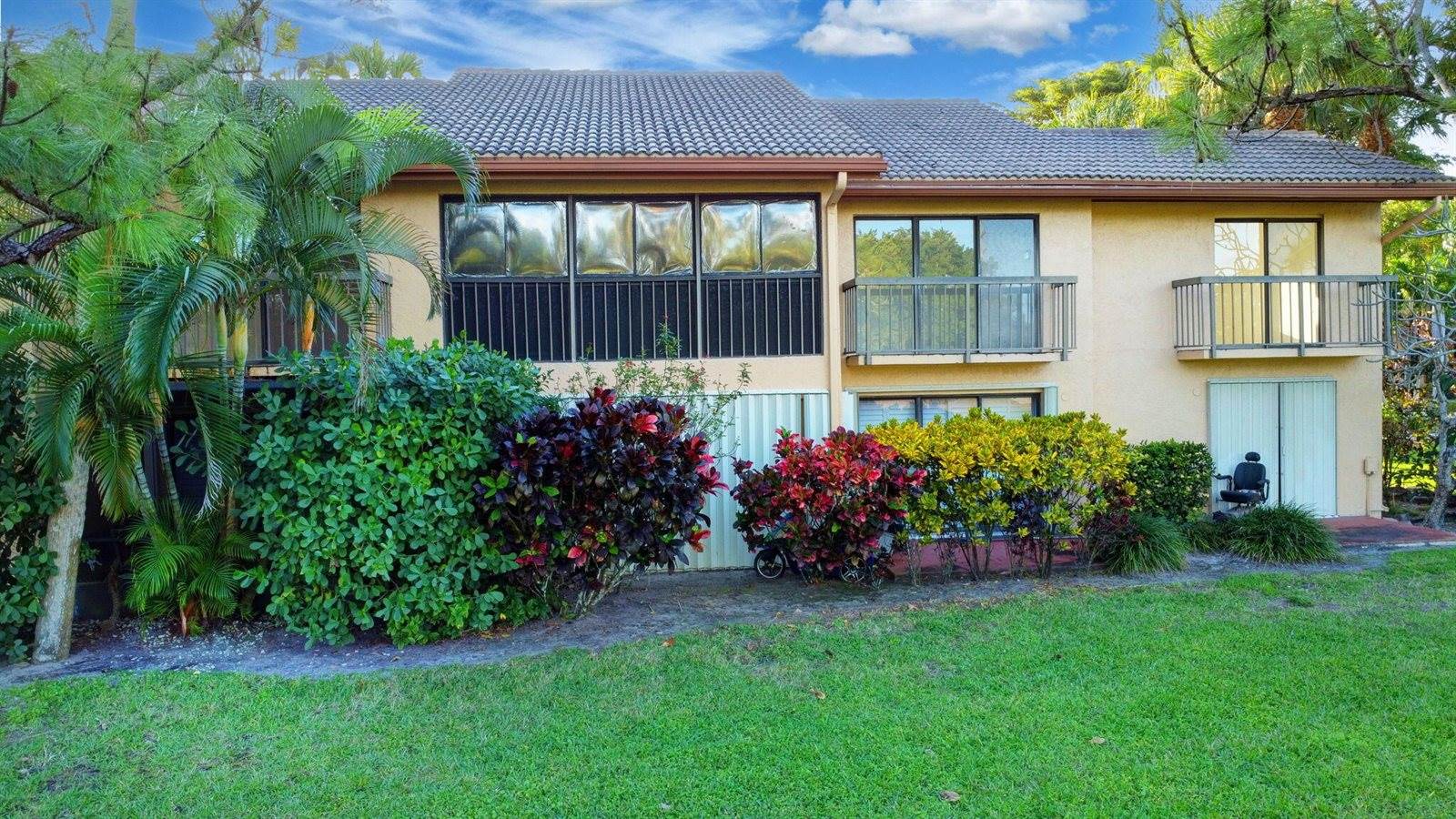 5334 Fountains Drive South, Greenacres, FL 33467