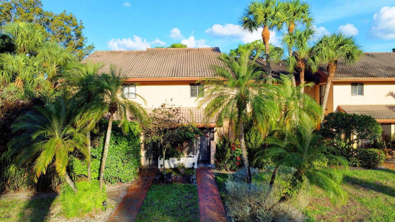 5334 Fountains Drive South, Greenacres, FL 33467