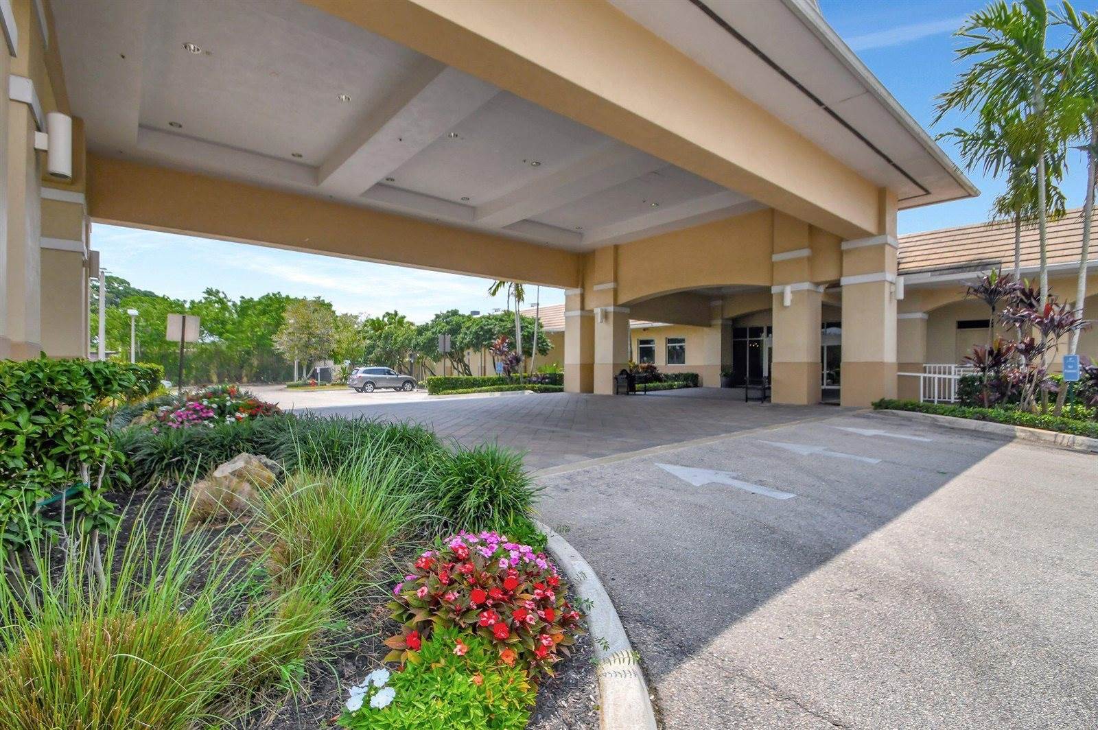 5334 Fountains Drive South, Greenacres, FL 33467