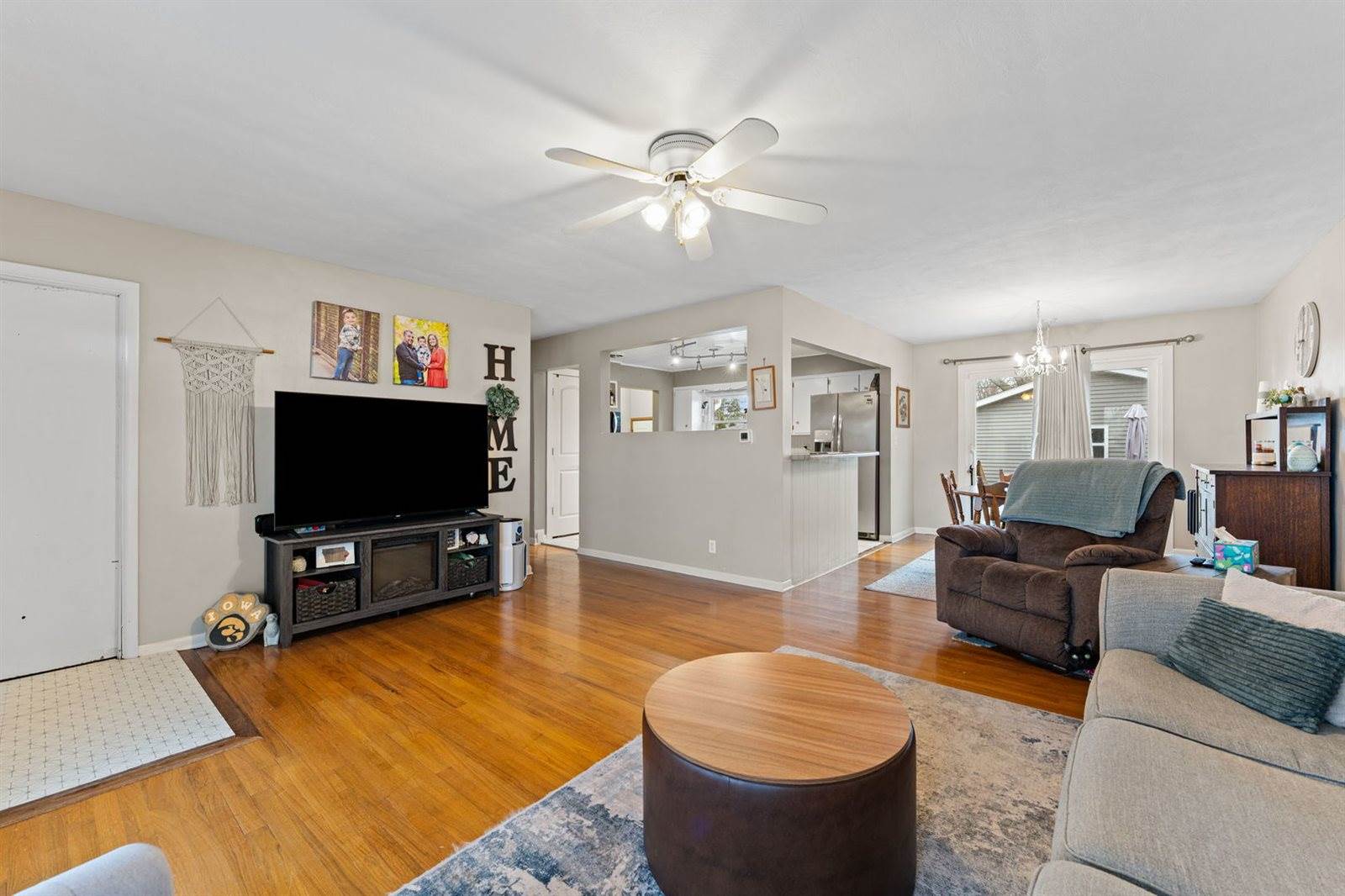 2654 Fillmore Lane, Davenport, IA 52804