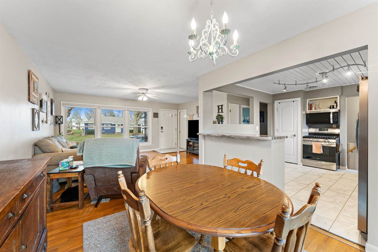 2654 Fillmore Lane, Davenport, IA 52804