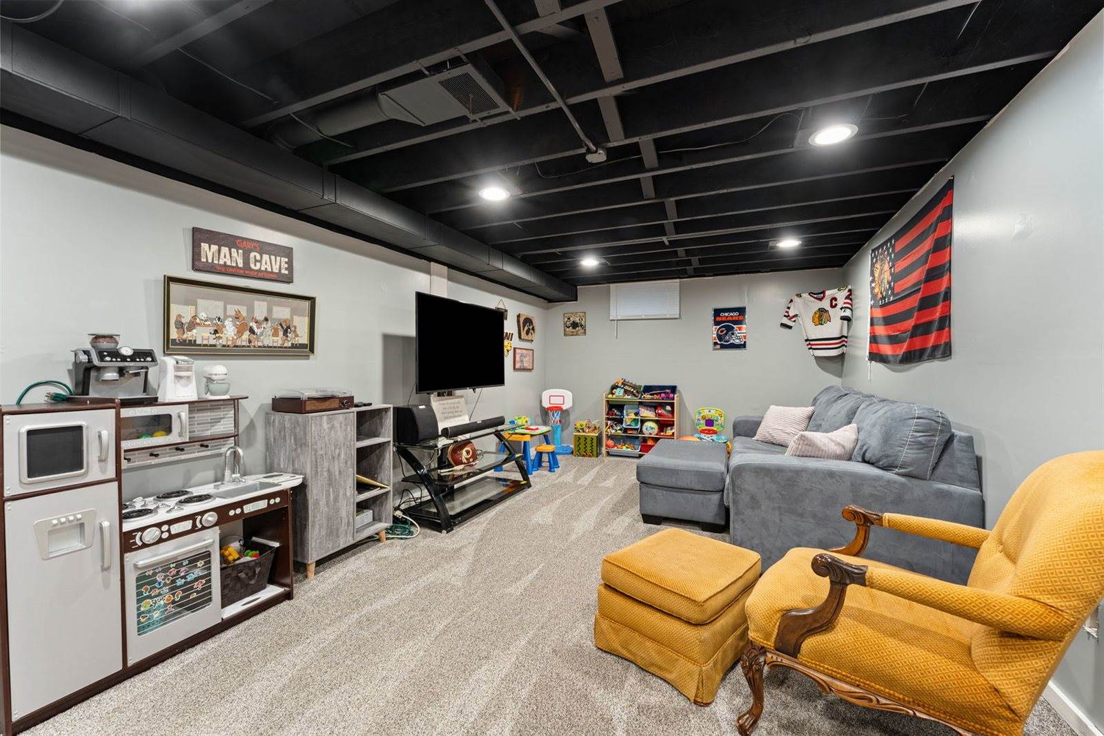 2654 Fillmore Lane, Davenport, IA 52804