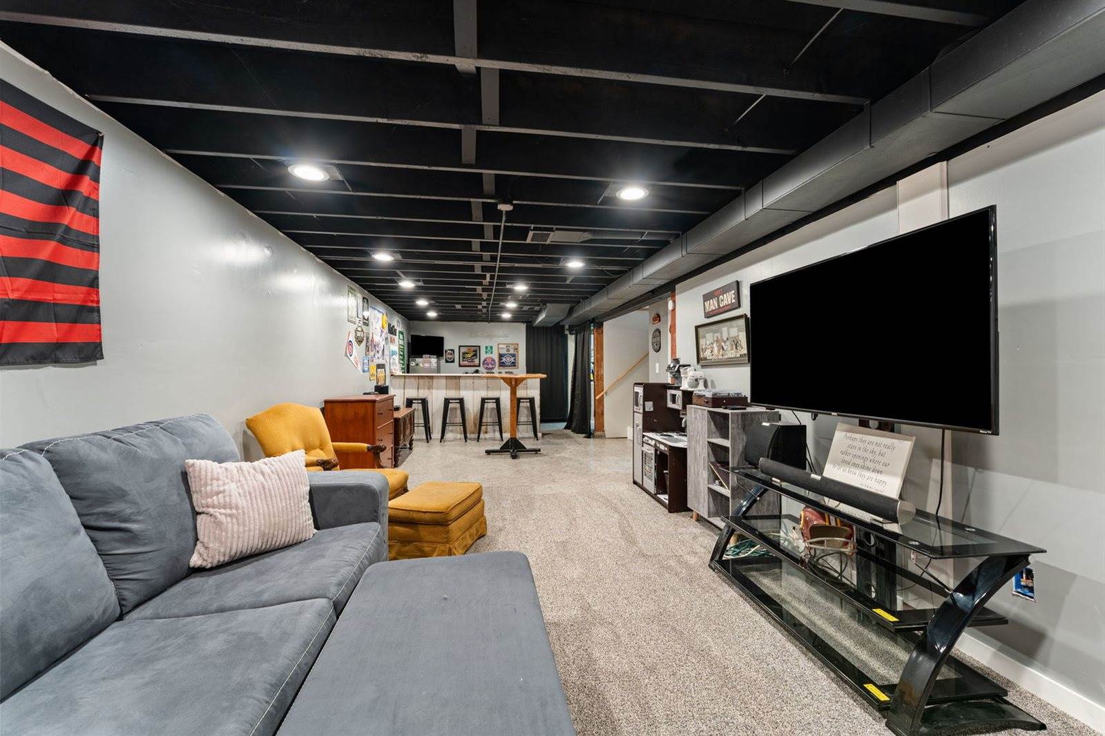 2654 Fillmore Lane, Davenport, IA 52804