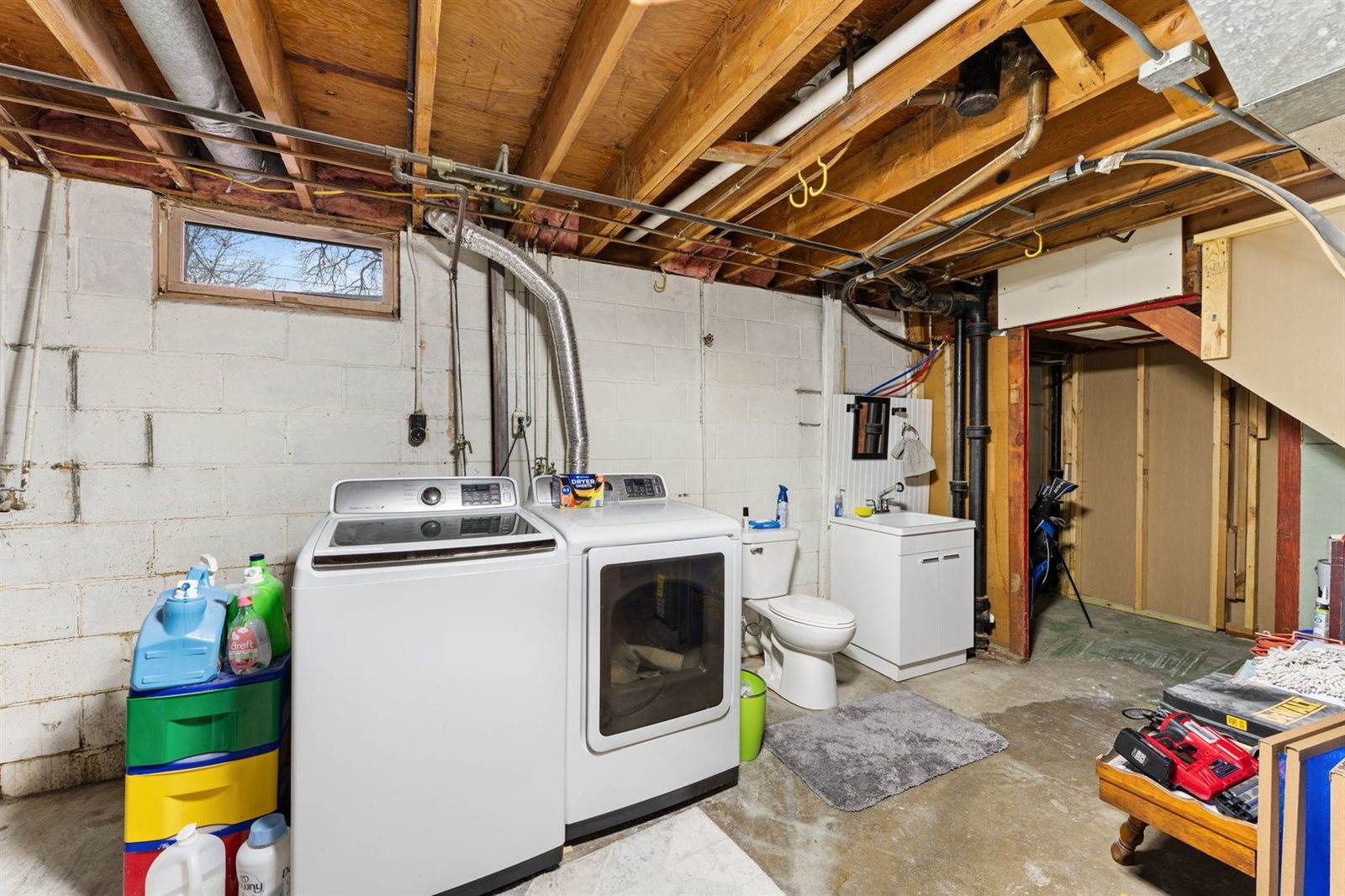 2654 Fillmore Lane, Davenport, IA 52804