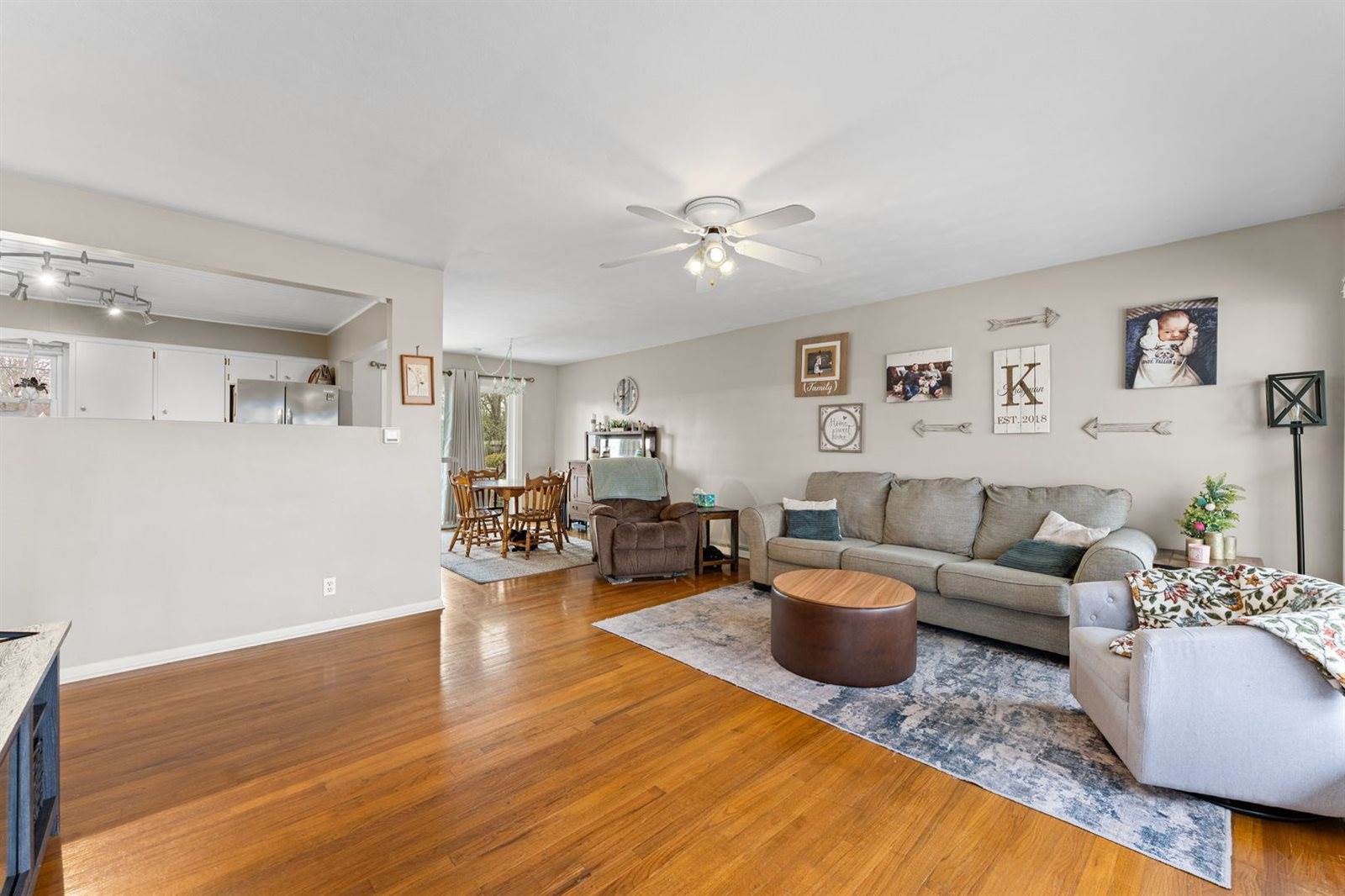 2654 Fillmore Lane, Davenport, IA 52804