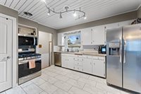 2654 Fillmore Lane, Davenport, IA 52804