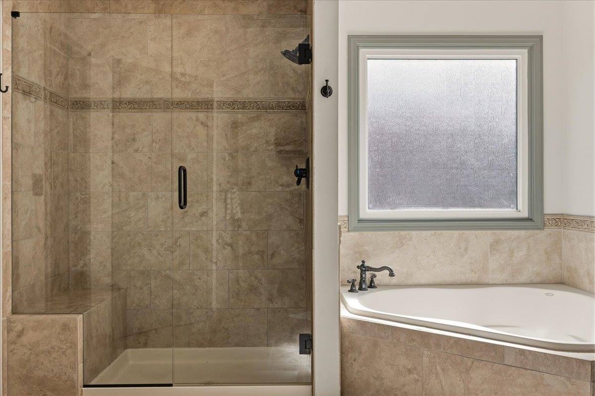 13653 129th St, Olathe, KS 66062