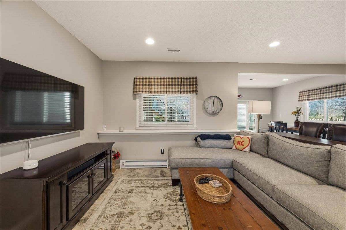 13653 129th St, Olathe, KS 66062