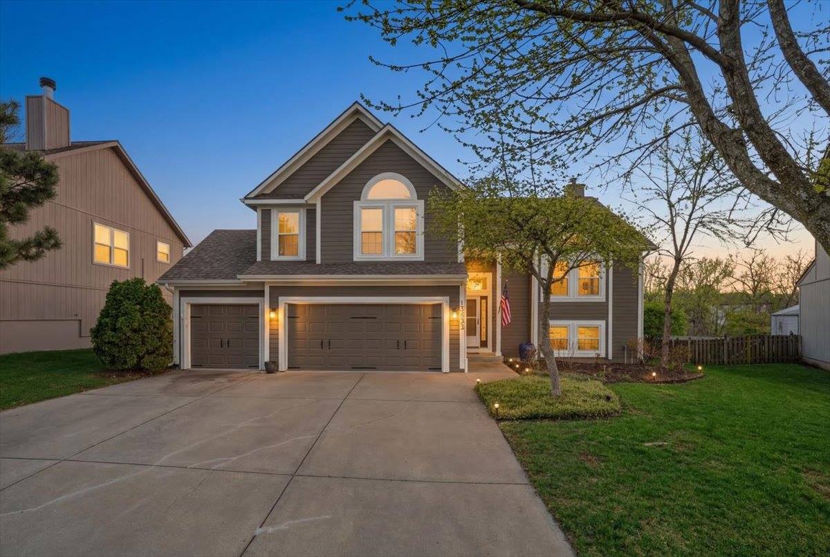 13653 129th St, Olathe, KS 66062