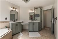 13653 129th St, Olathe, KS 66062