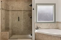 13653 129th St, Olathe, KS 66062