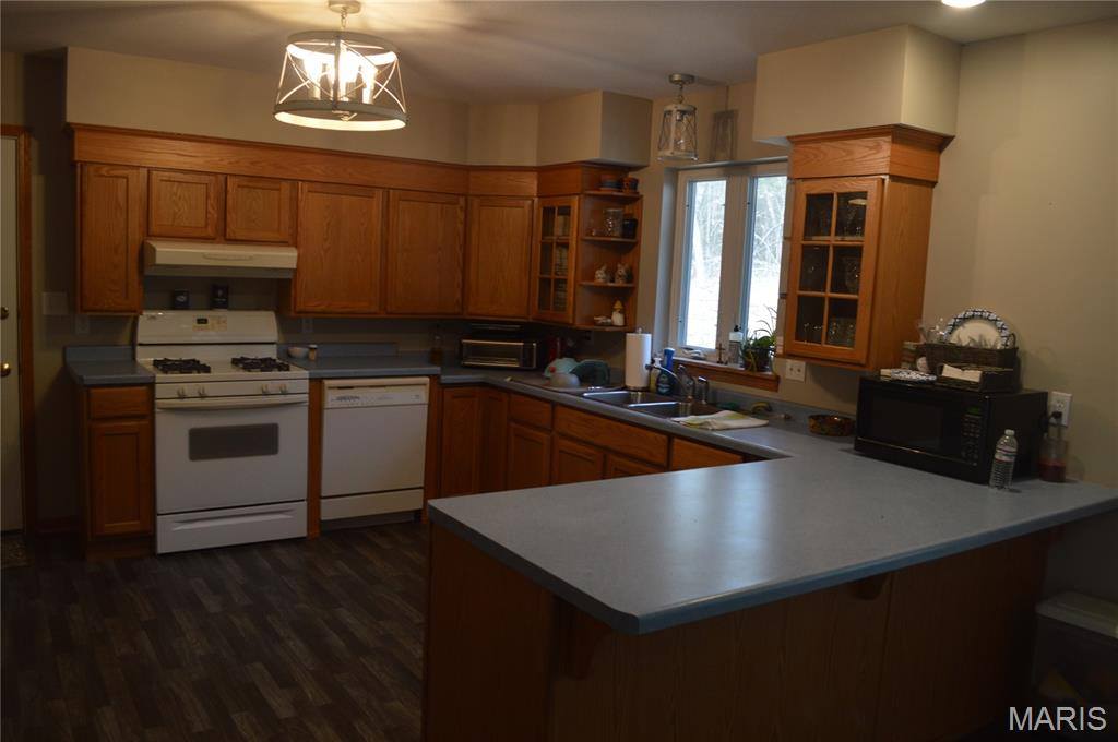 222 Scanland Farm Road, Montgomery City, MO 63361