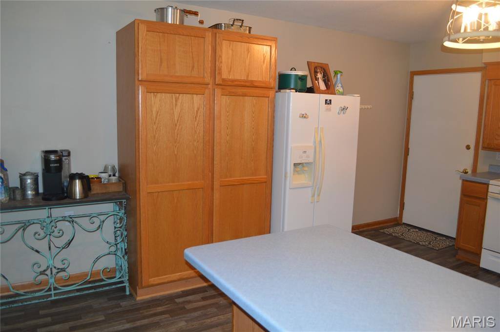 222 Scanland Farm Road, Montgomery City, MO 63361