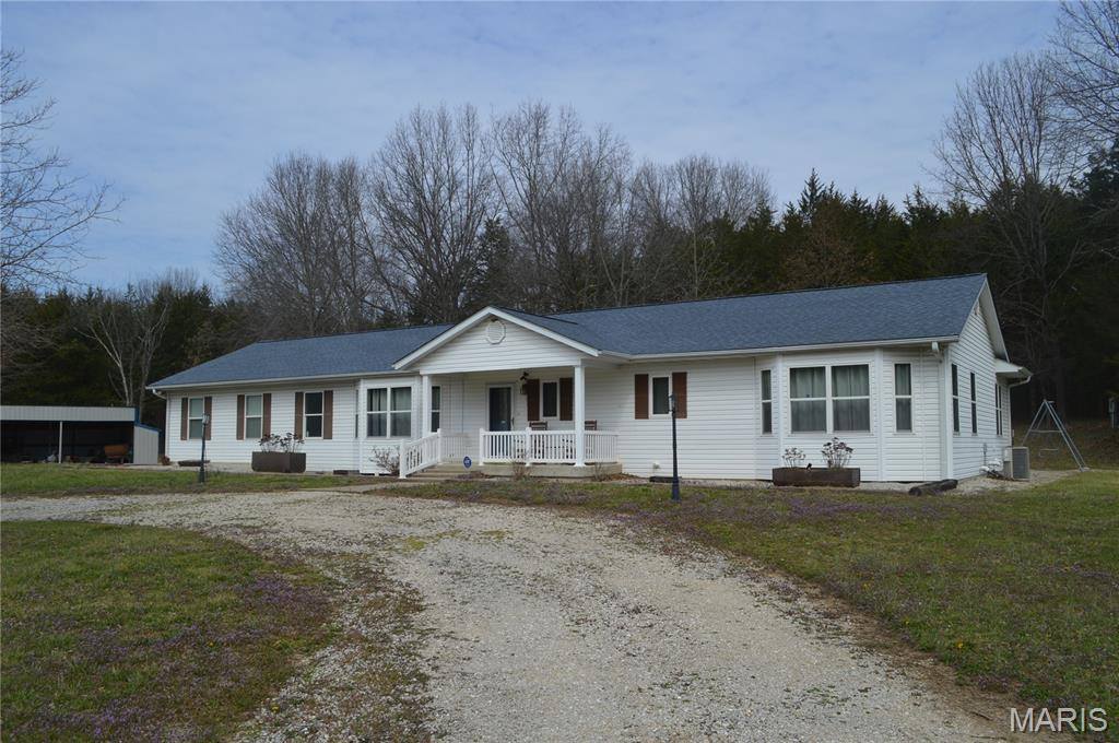 222 Scanland Farm Road, Montgomery City, MO 63361