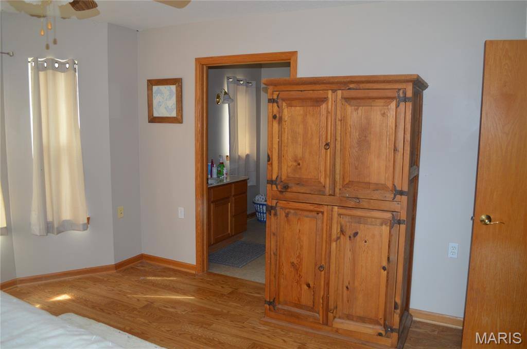 222 Scanland Farm Road, Montgomery City, MO 63361